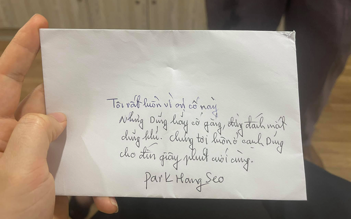 Xúc động bức thư tay mà thầy Park gửi cho Hùng Dũng: 'Chúng tôi luôn ở cạnh Dũng đến giây phút cuối cùng'