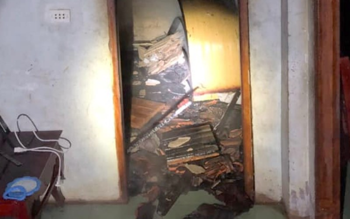 Mâu thuẫn với gia đình, con trai châm lửa đốt nhà