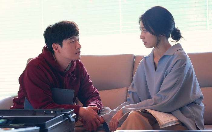 Cho Seung Woo và Park Shin Hye ngọt ngào trong hậu trường 'Sisyphus: The Myth'