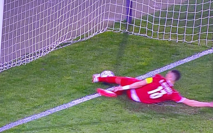 VIDEO: Cận cảnh Ronaldo bị trọng tài 'cướp' bàn thắng hợp lệ