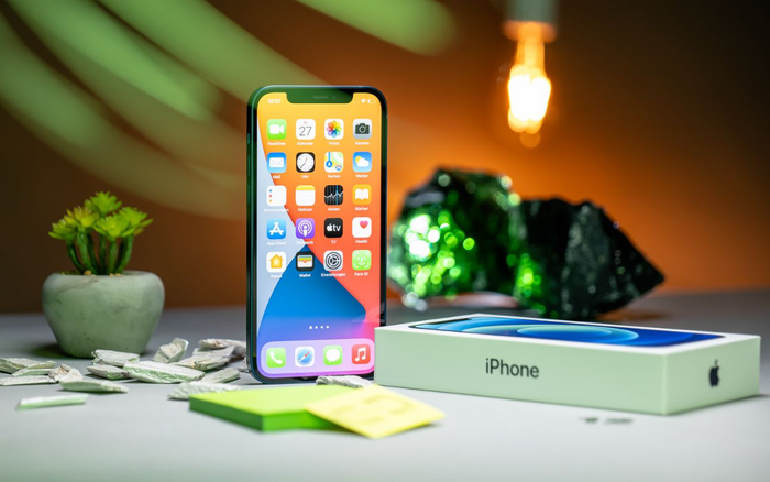 Bất ngờ phiên bản iPhone 12 chính hãng có giá giảm mạnh, rẻ hơn cả iPhone 11