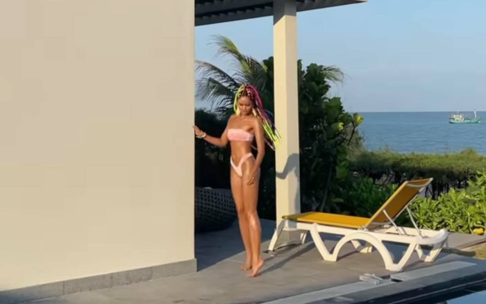 H'Hen Niê khiến fan 'xỉu up xỉu down' khi diện bikini tí hon khoe body bốc lửa