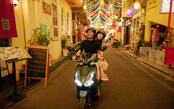 Một ngày dạo quanh Sài Gòn cực tình cảm khiến người khác 'phát hờn' của Mie – Hồng Thanh