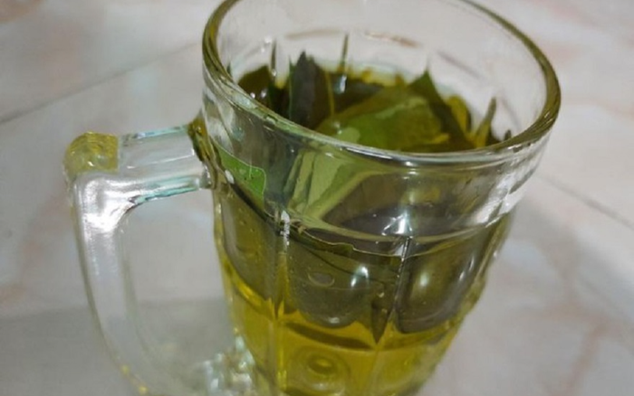 Uống cốc nước thừa của vợ, hai vợ chồng nguy kịch