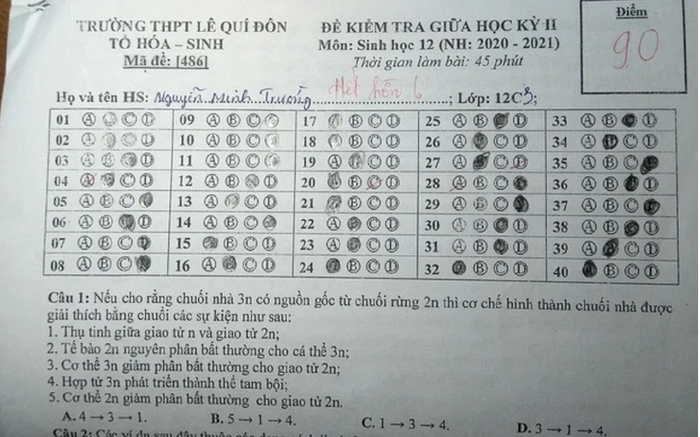 Chấm bài thấy học trò đạt điểm cao chót vót, cô giáo viết lời phê 'lạ' bày tỏ sự ngạc nhiên