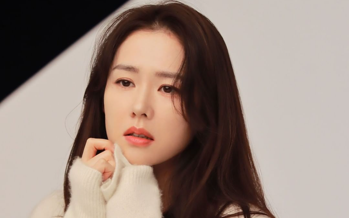 Son Ye Jin khoe nhan sắc đỉnh cao trong bộ ảnh mới: Trẻ mãi không già là đây