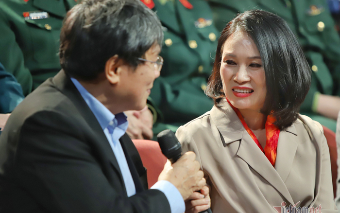 Nhà báo Tạ Bích Loan: 'Khán giả từng viết thư đòi đuổi tôi ra khỏi VTV3'