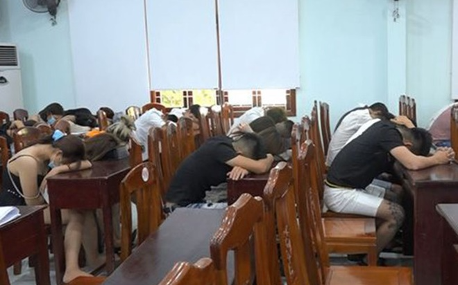 44 nam, nữ thanh niên phê ma túy ở tiệc sinh nhật trong quán karaoke