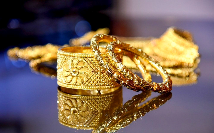 Giá vàng hôm nay 4/4: Giá vàng trong nước phiên cuối tuần giảm nhẹ, thế giới bật tăng trước khi đóng cửa