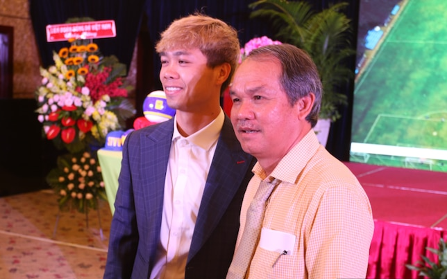 Bầu Đức trị quân: Nếu Công Phượng, Xuân Trường đá xấu, đá láo cũng... lên đường!