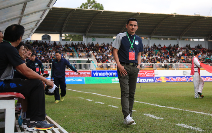 HAGL có 'hattrick' giải thưởng, Hà Nội FC bị 3 án phạt nguội