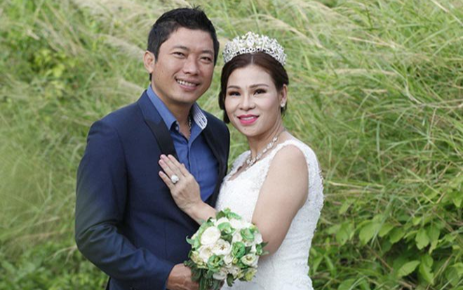 Nội thất tổ ấm sang chảnh và bộ sưu tập túi hiệu 'siêu khủng' của vợ chồng Kinh Quốc