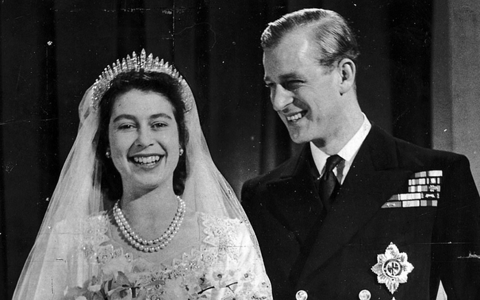 Nhìn lại những khoảnh khắc đẹp nhất của Nữ hoàng Anh và Hoàng thân Philip trong 73 năm hôn nhân kỳ diệu