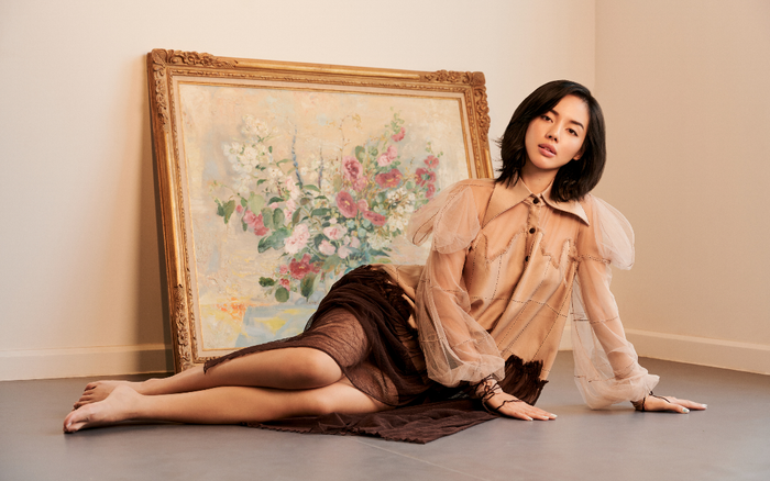 'Cô em Trendy' Khánh Linh hoá nàng thơ trong những bộ đầm từ chất liệu tái chế
