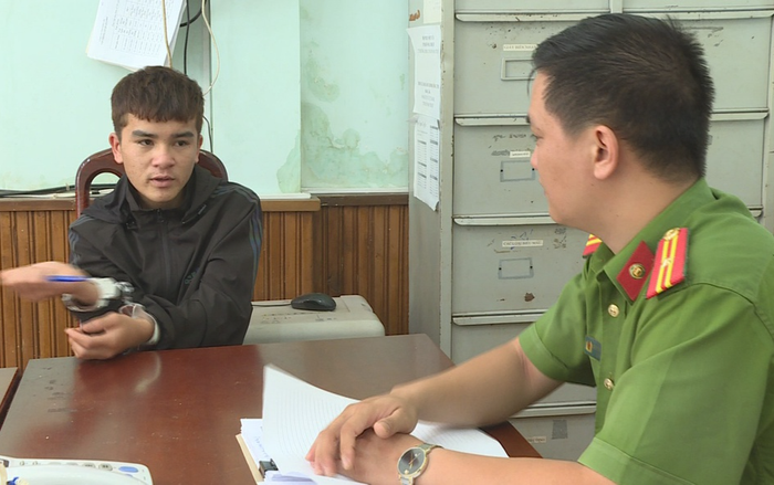 Mâu thuẫn ở quán karaoke, nam thanh niên đâm anh họ tử vong