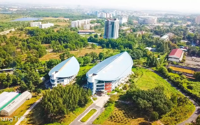 Phát hiện thú vị: Trường ĐH Nông Lâm TP.HCM 14 năm trước đã xuất hiện trong MV của ca sĩ nổi tiếng