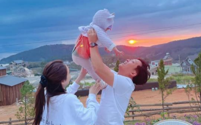 Trường Giang quấn quýt bên con gái, khẳng định Nhã Phương bị cho 'ra rìa' thật rồi