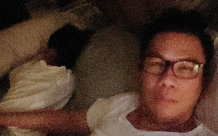 Chồng cũ Lệ Quyên tiết lộ thói quen của con trai mỗi khi ngủ cùng ba, ai cũng bật cười