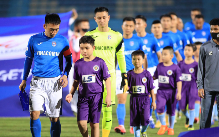 Lời thú nhận đầy dũng cảm của HLV Quảng Ninh sau trận thua đậm Hà Nội FC