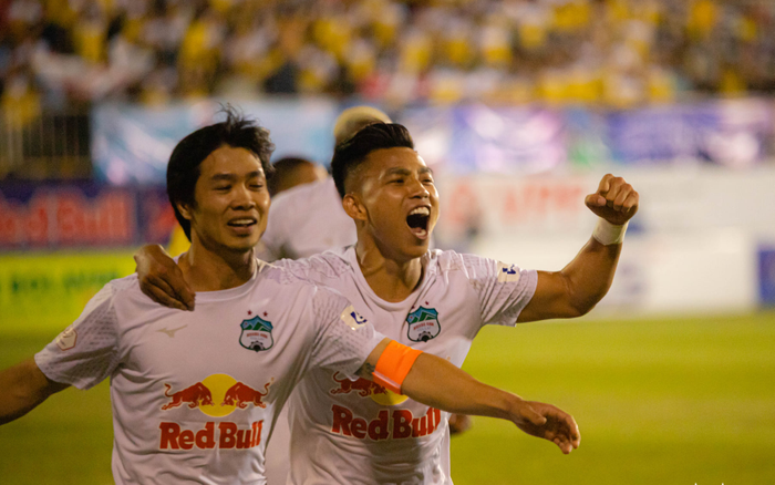 HLV Kiatisak: 'Chúng tôi may mắn mới có 3 điểm'