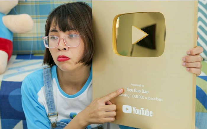 Kênh Thơ Nguyễn còn lâu mới đạt được Nút Kim Cương YouTube