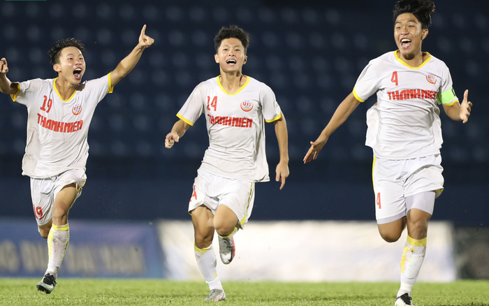 Em họ Công Phượng ghi bàn, Học viện NutiFood bản lĩnh thắng SLNA vào chung kết