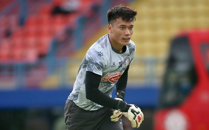 Thủ môn Bùi Tiến Dũng sẽ được trao cơ hội để cứu vớt sự nghiệp đang đi xuống?