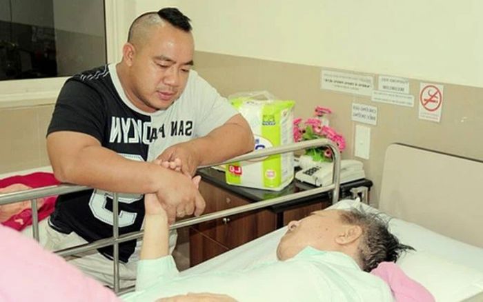 Cố nghệ sĩ Đức Lang từng sẵn lòng hiến đôi mắt cho con trai Hiếu Hiền: Tình cha quá ấm áp!