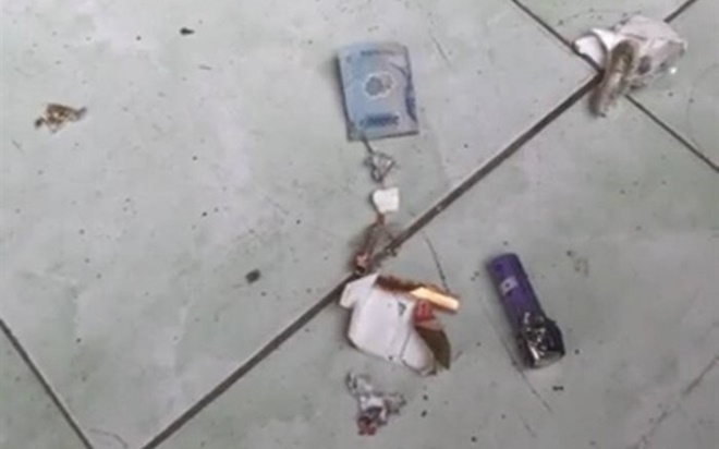 Bao thuốc lá kẹp tờ tiền bất ngờ phát nổ khiến một người đàn ông bị thương