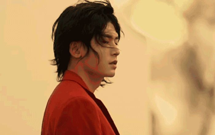 Trương Triết Hạn trên tạp chí OK!: Đẹp trai ngời ngời dù chỉ đi nhặt rác