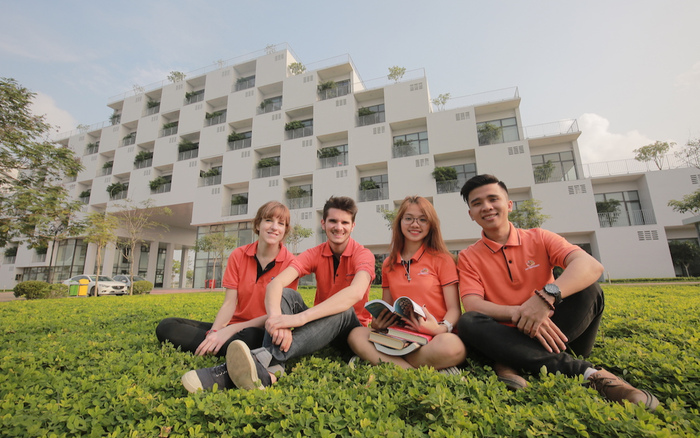 Có cả xe điện đưa SV đi ăn căng tin, trường ĐH này 'combo' tất cả trải nghiệm đời sống trong một campus