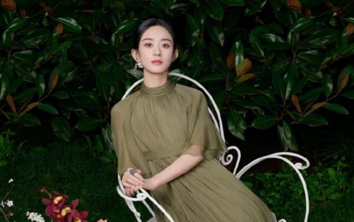 Triệu Lệ Dĩnh đờ đẫn, mệt mỏi 'vô hồn' trong bộ ảnh tạp chí thời trang