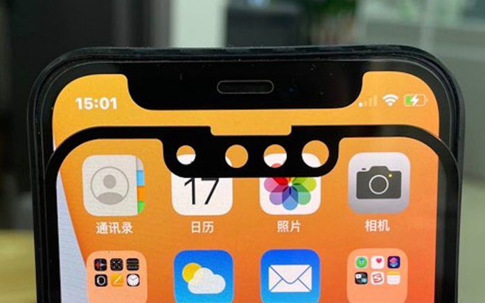 Tấm nền màn hình iPhone 13 lộ ảnh cho thấy tin vui bất ngờ