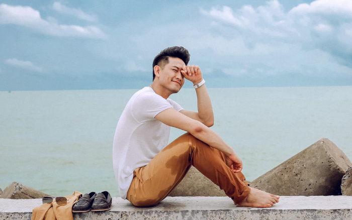 Trót đăng ảnh quá đẹp trai, Quý Bình bị vợ doanh nhân công khai 'hờn dỗi'