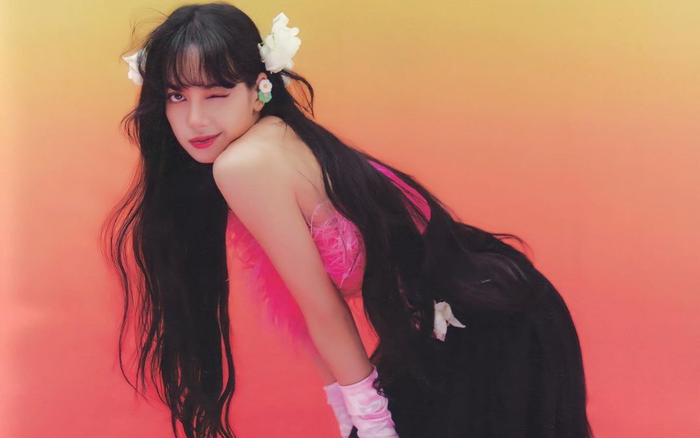 Tiếp tục lộ thông tin Lisa (BlackPink) debut solo vào tháng 6, YG nói gì?
