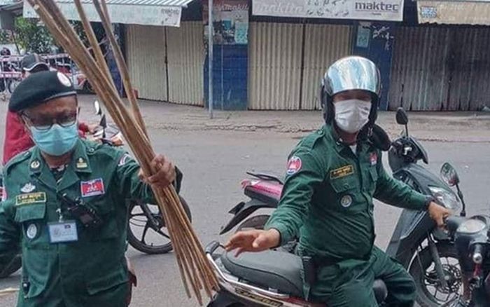 Campuchia phạt roi người vi phạm lệnh phong tỏa để ngăn ca nhiễm COVID-19 tăng cao