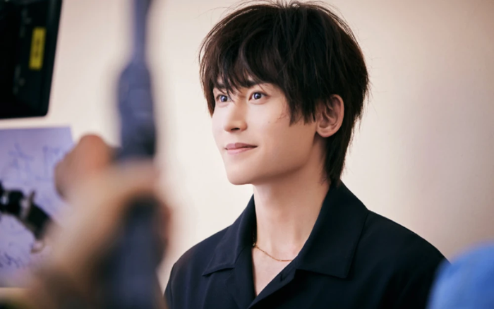 Giống như Tiêu Chiến, đến lượt Trương Triết Hạn bị dân mạng chế nhạo vì nghi ngờ mặc quần độn mông