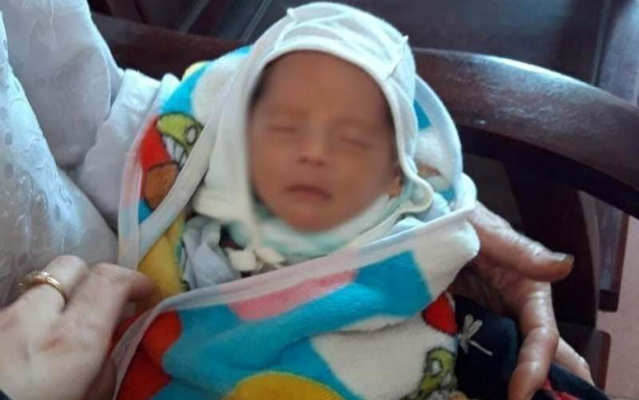 Hà Tĩnh: Bé trai 10 ngày tuổi bị bỏ rơi trước cửa nhà dân