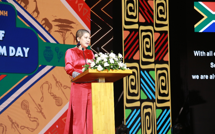 Shark Liên: 'Tự đốt mình thắp sáng như đom đóm để thành công và hạnh phúc'