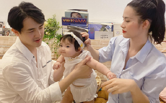 Đông Nhi khoe ảnh con gái dễ thương như búp bê khiến cộng đồng mạng ùa vào 'xin vía'