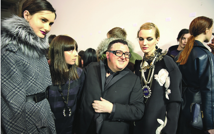 Nhà thiết kế Alber Elbaz qua đời vì mắc COVID-19