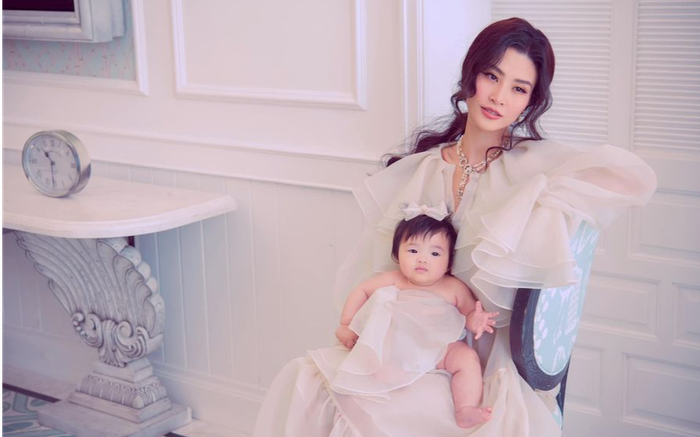 Thần thái Winnie 'đỉnh' thế nào mà khiến Đông Nhi phải thốt lên: 'Mẹ Ngọc chìm tàu ngoi lên không kịp'?