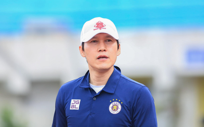 HLV Hà Nội FC: 'Vali của tôi còn chưa dỡ hết đồ ra ngoài'