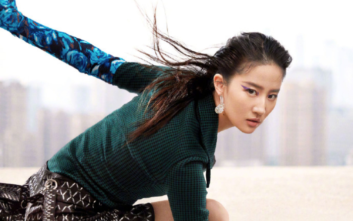 Không còn quê mùa, Lưu Diệc Phi mang đậm thần thái high fashion trên bìa tạp chí Vogue China