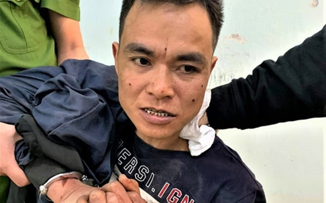 Người đàn ông xông vào trường mầm non chém 2 người trọng thương