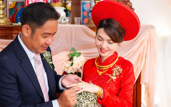 Nam diễn viên 'Cổng mặt trời' bất ngờ kết hôn ở tuổi 41, chật vật ngày đón dâu