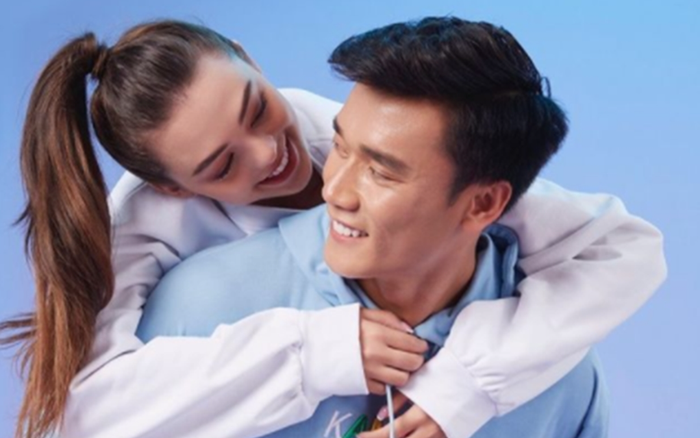 Bùi Tiến Dũng đẹp trai như nam thần, hạnh phúc cõng bạn gái Dianka