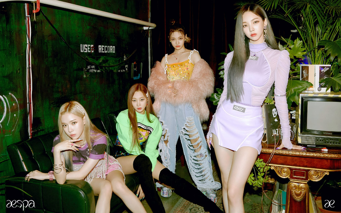Đường đua mùa hè náo nhiệt với màn comeback của 'Tân binh khủng long' nhà SM - aespa