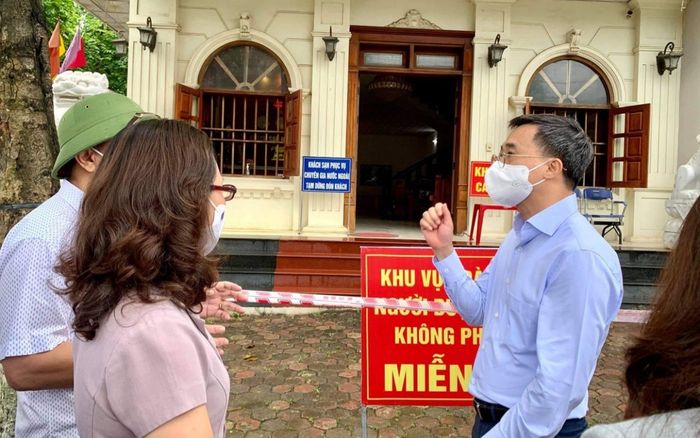 Yên Bái tiếp tục cách ly 11 người Ấn Độ và Trung Quốc thêm 14 ngày tại khách sạn có 5 ca nhiễm Covid-19