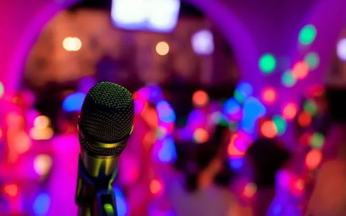 Tụ tập hát karaoke, 8 thanh niên phải cách ly tập trung tự trả phí